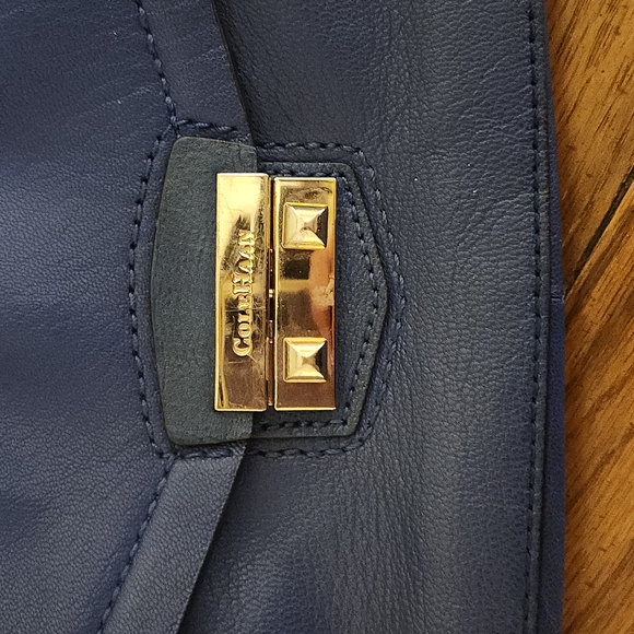 Cole Haan shoulder bag with metal clasp - Picture 4 of 4